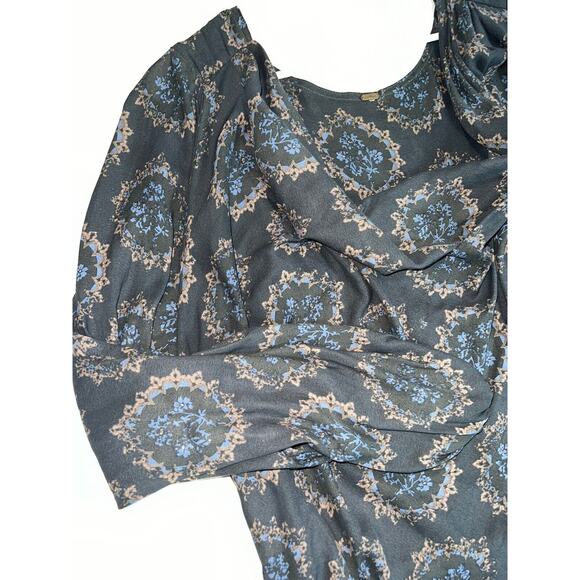 Free People Blouse Size L Dark Gray Peasant Floral Cowl Neck High-Low Hem Shirt - Picture 8 of 16